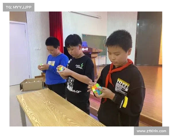 青少年魔方挑战赛在海淀举行 900余名选手激烈竞速展现智慧与速度 青少年魔方挑战赛在海淀举行 900余名选手激烈竞速展现智慧与速度
